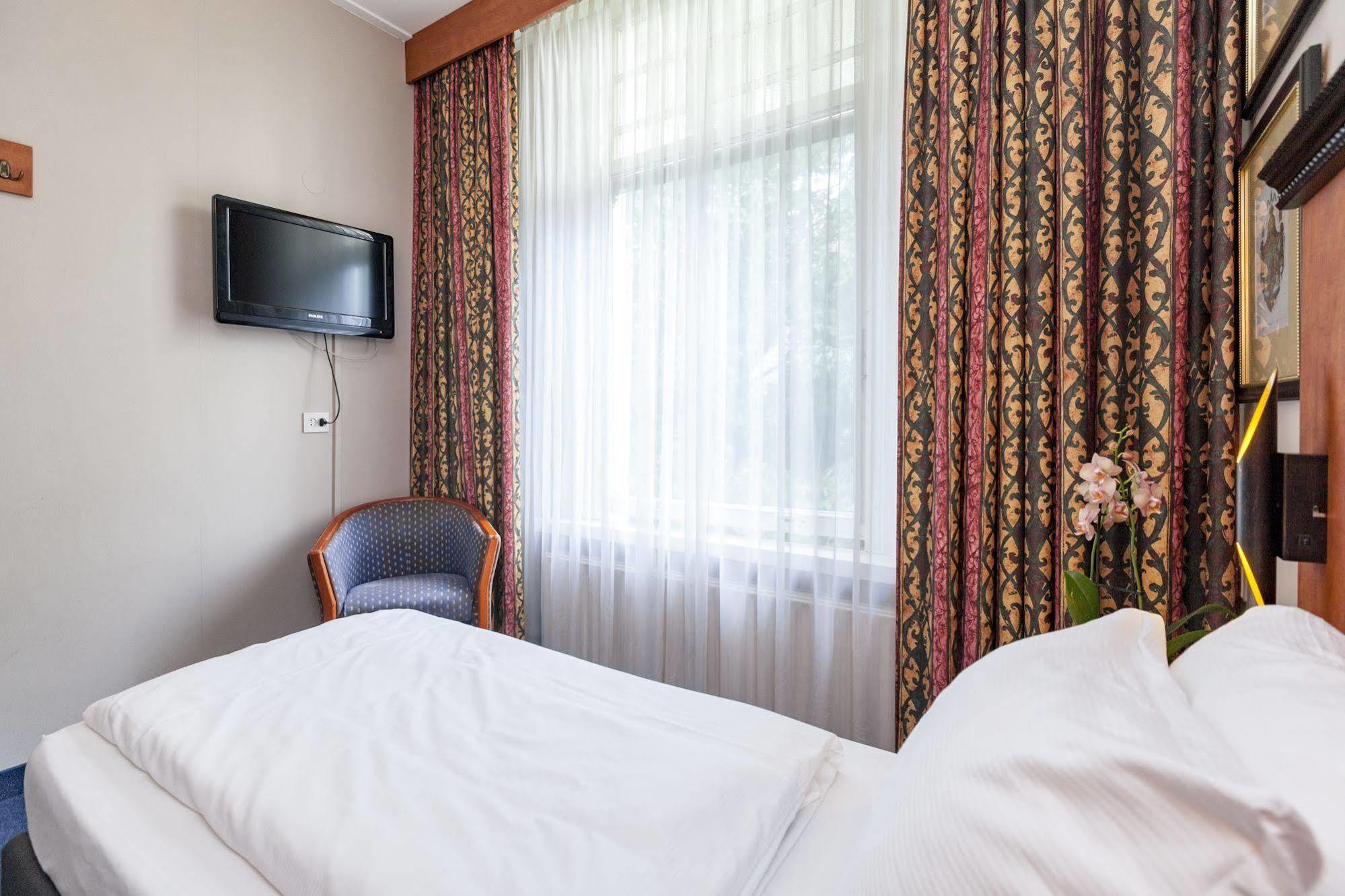 Hotel Ravel Hilversum Exterior photo